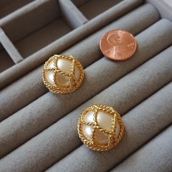 Joan Rivers Goldtone Caged pearl pierced earrings - Picture 3 of 9